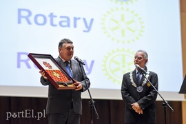 Być to znaczy dawać