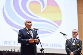 Być to znaczy dawać