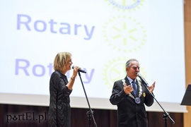 Być to znaczy dawać