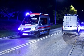 Uderzył w ścianę, dwie osoby trafiły do szpitala