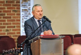 Mniej polityki, więcej współpracy