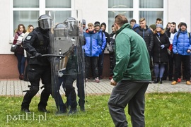 Bezpieczeństwo po obu stronach muru