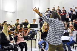 Ratusz Staromiejski wypełniony kolędami