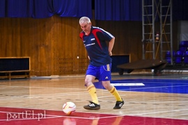 Starsi panowie nadal w grze