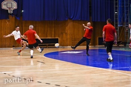 Starsi panowie nadal w grze