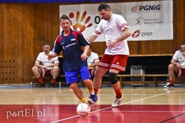 Starsi panowie nadal w grze