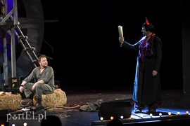 W teatrze igrają z diabłem
