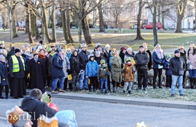 Trzej królowie jadą, złoto, mirrę kładą