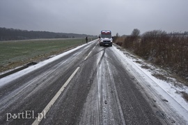 Kolejne dachowanie. Kierowcy, noga z gazu!