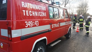 Uderzył w drzewo, nic mu się nie stało