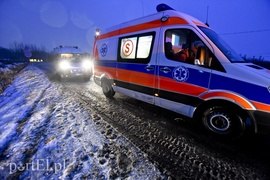 Wpadł w poślizg i wjechał do rowu