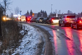 Wpadł w poślizg i wjechał do rowu