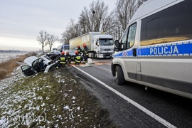 Wypadek na drodze nr 22. Uwaga, tu jest ślisko!