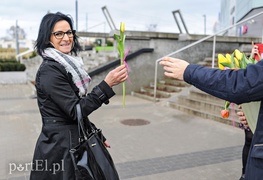 Uśmiech za kwiatka, czyli jak portEl Dzień Kobiet świętował