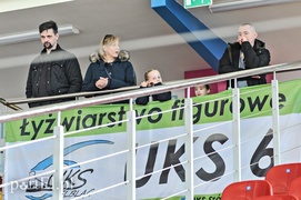 Piruety i skoki na lodowisku