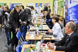 Praca czeka na fachowców i nie tylko