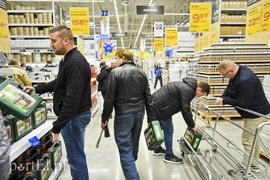 Castorama otwarta, rondo w budowie