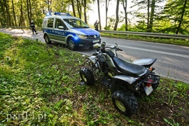 Wypadek quada na drodze do Kadyn, kierowca był nietrzeźwy