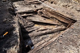 Na Bednarskiej szukają skarbów