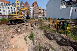 Na Bednarskiej szukają skarbów