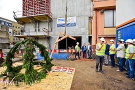 Wiecha już jest, prace idą dalej