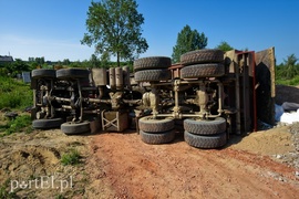 W Przezmarku przewróciła się ciężarówka