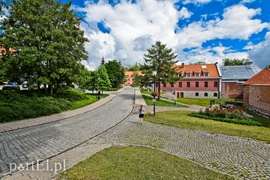 Nad jezioro, na cmentarz i na lody  (Cudze chwalicie, swego nie znacie, odcinek 1) 