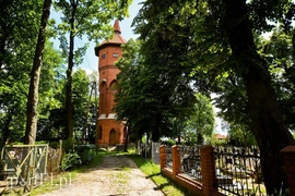 Nad jezioro, na cmentarz i na lody  (Cudze chwalicie, swego nie znacie, odcinek 1) 