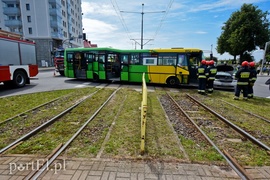 Autobus zderzył się z osobówką  (aktualizacja) 