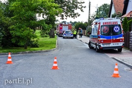 Wjechali pod pociąg, trzy osoby ranne