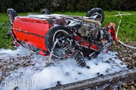 Wjechali pod pociąg, trzy osoby ranne