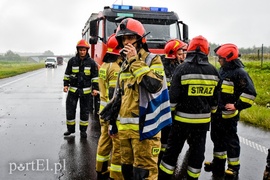 Wpadli w poślizg na ul. Łęczyckiej i na S22