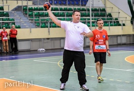 Kibicują, wspierają, dobrze się bawią