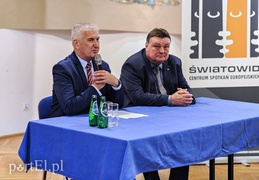 Światowid w budowie