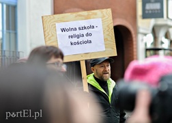 Protestujący:\"Pycha w kościele katolickim jest najgorszym grzechem\"