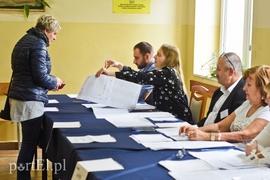 Zapowiada się rekordowa frekwencja. W Elblągu na godz. 17 wyniosła 45,43 proc.  (aktualizacja) 