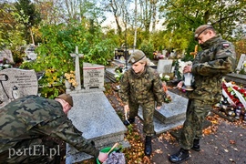 Sprzątali groby polskich bohaterów