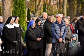 Elblążanie odwiedzają groby bliskich
