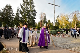 Elblążanie odwiedzają groby bliskich
