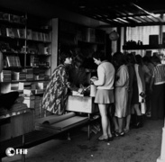 Elbląski handel w czasach PRL na zdjęciach Czesława Misiuka