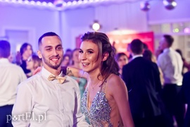 Są takie noce, od innych łaskawsze, kiedy się wolno wygłupić