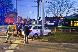 Kolizja skody z tramwajem na ul. Robotniczej