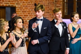 To kameralna, rodzinna i muzyczna studniówka