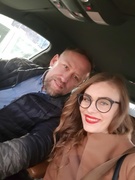 Mój mąż i ja razem na dobre i na złe już od 20 lat. W czerwcu mija nam 20 rocznica ślubu. Cenię go za wszystko, za dobro, za szacunek do drugiego człowieka, za pracowitość, oddanie, uśmiech, dobre słowo, za opiekę, za pieczenie chlebka i za robienie najlepszych pączków na świecie. Za dbanie o mnie i o nasze dzieci, za bezpieczną jazdę z pracy do domku... za obiadki przywiezione do pracy... za wszystko, za całokształt. Kocham, całuję, szanuję, podziwiam. Odkąd sięgam pamięci był, jest i na zawsze będzie w moim serduszku do końca świata i jeden dzień dłużej.
Mój kochany Mąż!
Ania