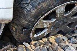 Zderzenie mercedesa z tramwajem na rondzie Solidarności