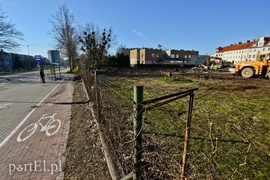 Burzą, by postawić market