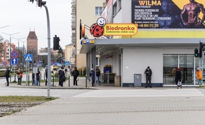 Nowe obostrzenia. \"W Elblągu spokojnie, tylko ludzie jakby smutniejsi\"