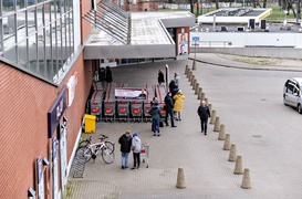 Nowe obostrzenia. \"W Elblągu spokojnie, tylko ludzie jakby smutniejsi\"