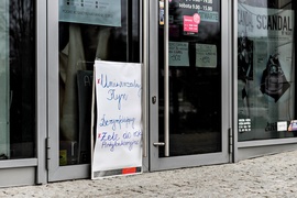 Nowe obostrzenia. \"W Elblągu spokojnie, tylko ludzie jakby smutniejsi\"