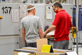 Premier  w fabryce mebli